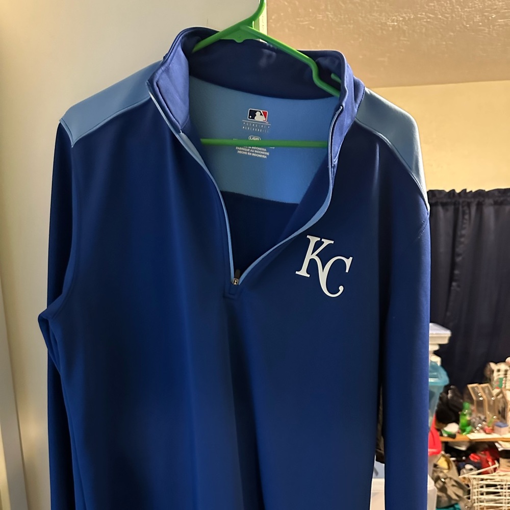 KC long sleeve shirt. Wore one time. Smoke free but pet friendly home